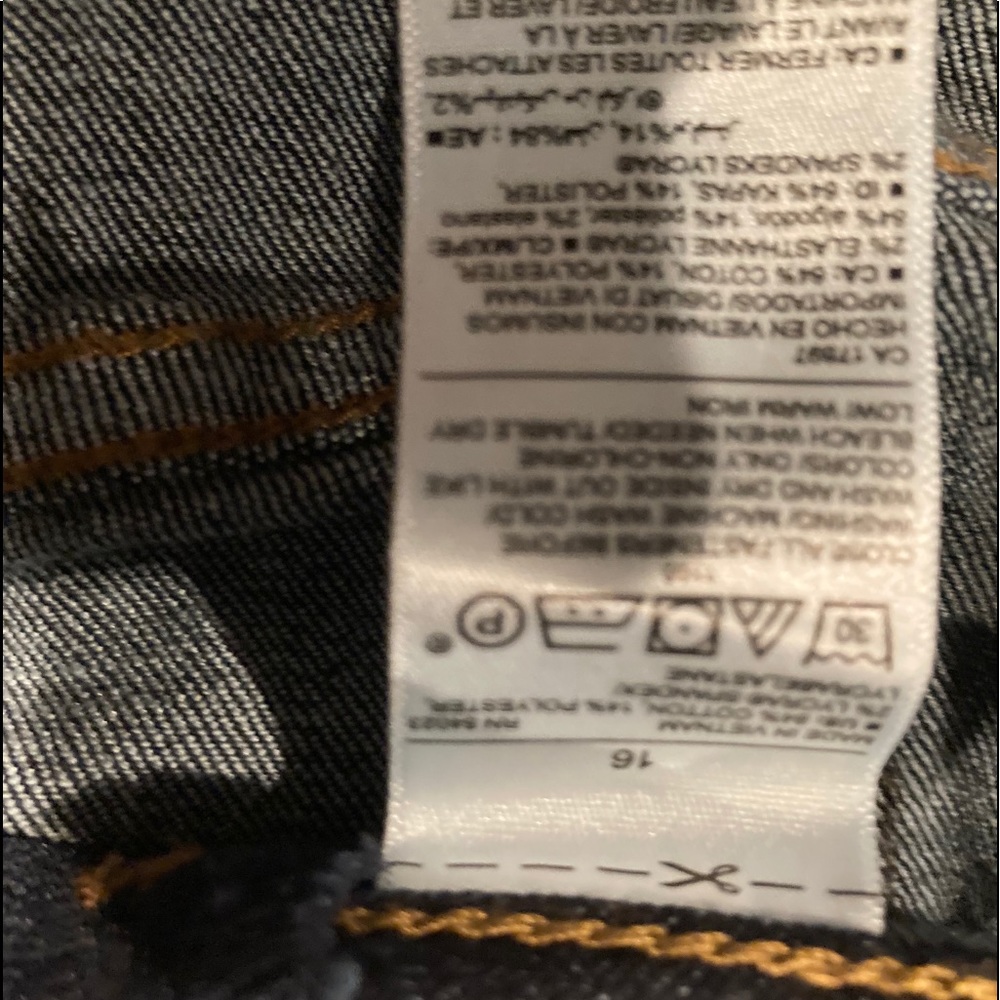 Maternity blue jeans